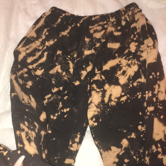 set - Picture 2 of 2